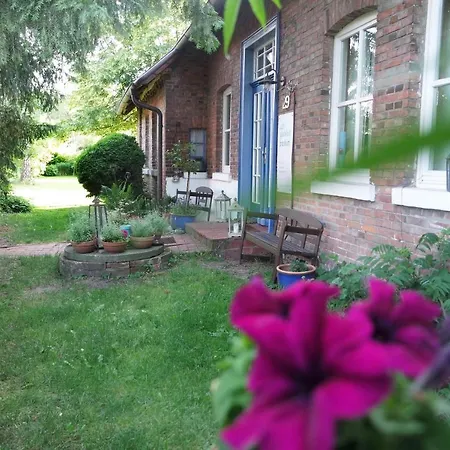 Apartamento Gaestehof Brockum, Altes Bauernhaus, Grosser Garten *